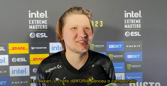 效力于荷甲 效力于荷甲